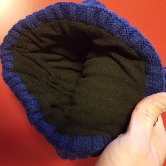 SOLD on Mercari Vancouver Canucks Fleece-lined Beanie - Picture 2 of 4